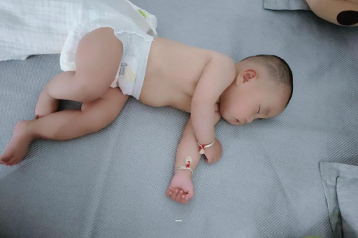临沂宝宝突然很多眼屎